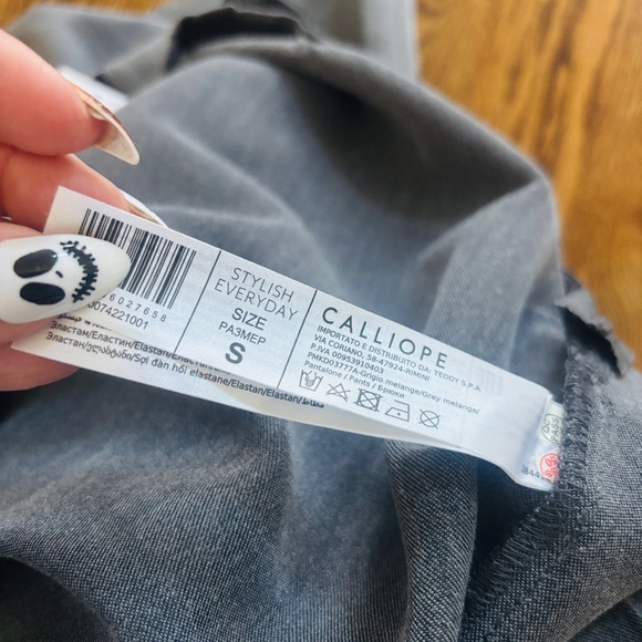 Gray Pleated Wide-Leg Pants 3/4 Coullotte Pants - Picture 11 of 12